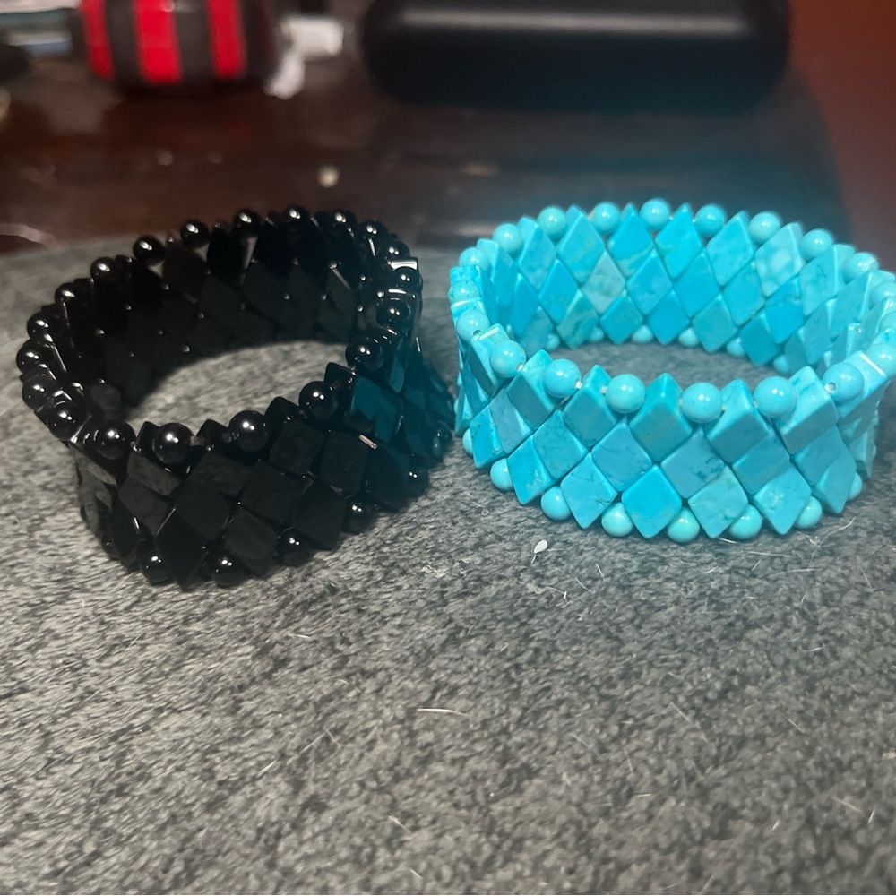 2 stretch bracelets turquoise, and black
